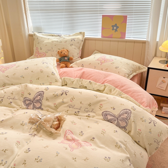 91家纺网 家纺一手货源 找家纺 慕尚家纺 2025新款高克重田园花卉类加厚牛奶绒3.5kg四件套 蝴蝶花