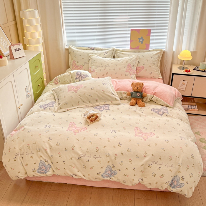 91家纺网 家纺一手货源 找家纺 慕尚家纺 2025新款高克重田园花卉类加厚牛奶绒3.5kg四件套 蝴蝶花