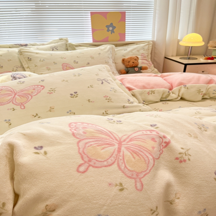 91家纺网 家纺一手货源 找家纺 慕尚家纺 2025新款高克重田园花卉类加厚牛奶绒3.5kg四件套 蝴蝶花