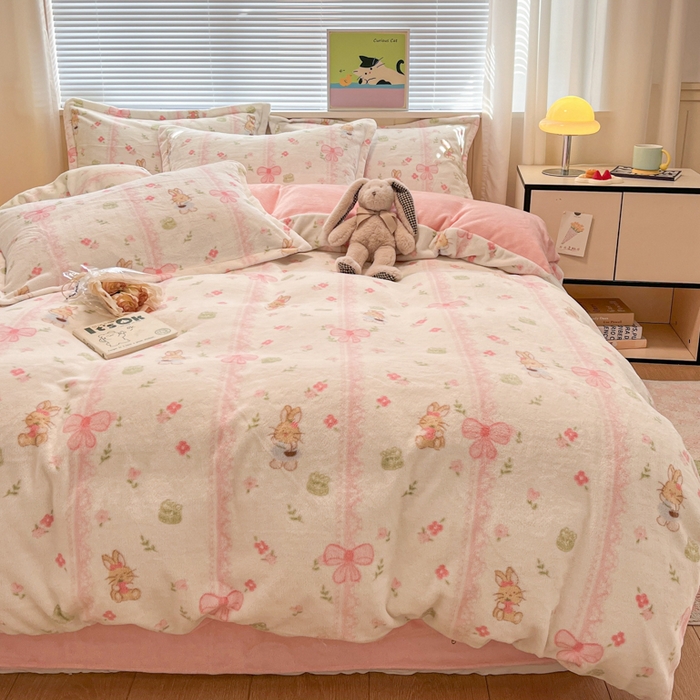 91家纺网 家纺一手货源 找家纺 慕尚家纺 2025新款高克重田园花卉类加厚牛奶绒3.5kg四件套 蝴蝶小兔