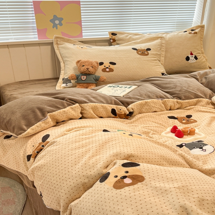 91家纺网 家纺一手货源 找家纺 慕尚家纺 2025新款高克重田园花卉类加厚牛奶绒3.5kg四件套 开心狗