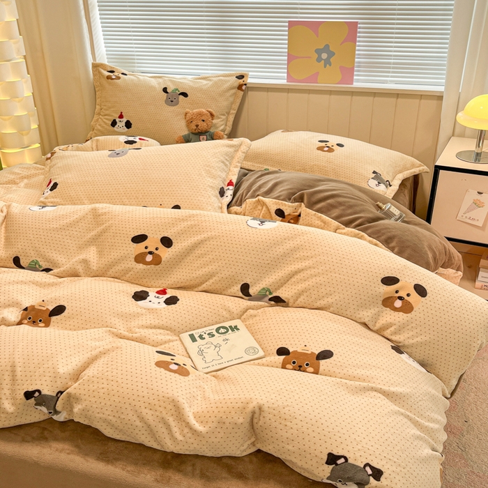 91家纺网 家纺一手货源 找家纺 慕尚家纺 2025新款高克重田园花卉类加厚牛奶绒3.5kg四件套 开心狗