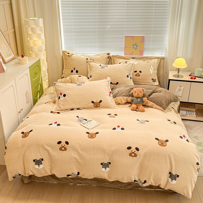 91家纺网 家纺一手货源 找家纺 慕尚家纺 2025新款高克重田园花卉类加厚牛奶绒3.5kg四件套 开心狗