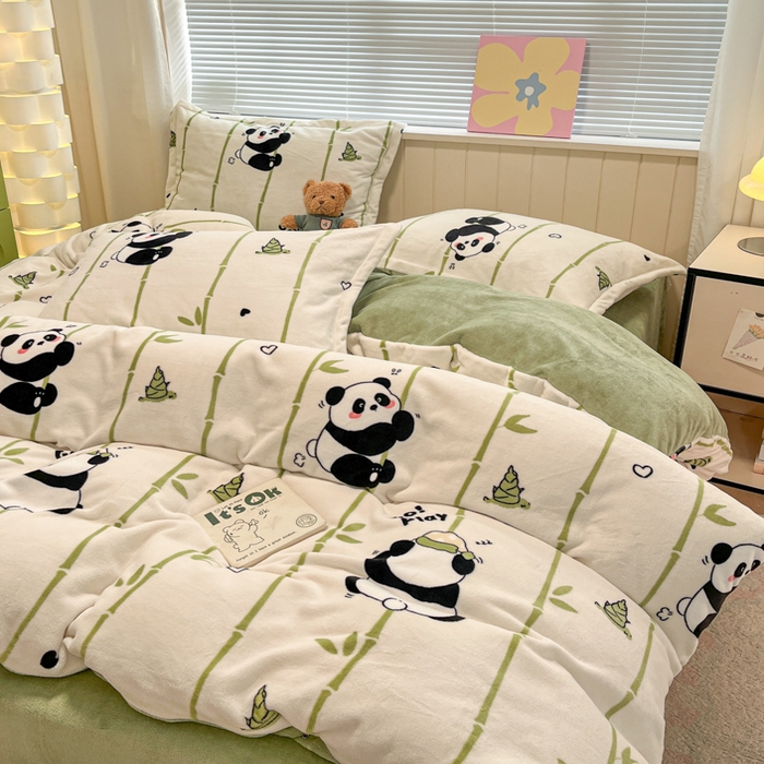 91家纺网 家纺一手货源 找家纺 慕尚家纺 2025新款高克重田园花卉类加厚牛奶绒3.5kg四件套 快乐熊猫