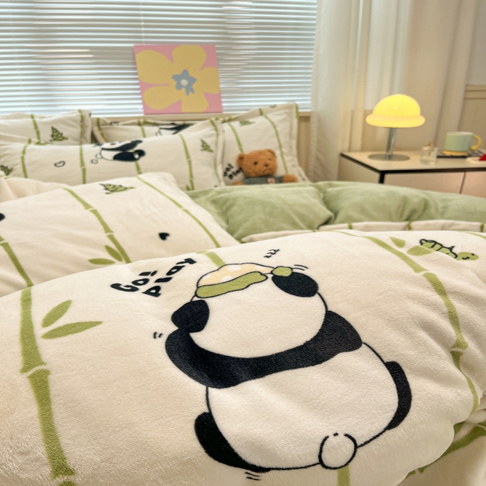 91家纺网 家纺一手货源 找家纺 慕尚家纺 2025新款高克重田园花卉类加厚牛奶绒3.5kg四件套 快乐熊猫