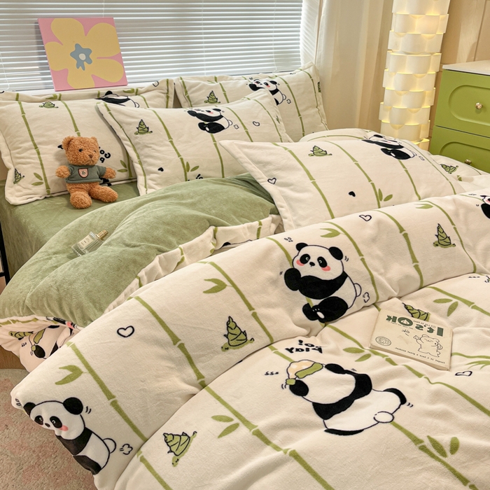 91家纺网 家纺一手货源 找家纺 慕尚家纺 2025新款高克重田园花卉类加厚牛奶绒3.5kg四件套 快乐熊猫