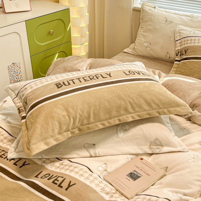 91家纺网 家纺一手货源 找家纺 慕尚家纺 2025新款高克重田园花卉类加厚牛奶绒3.5kg四件套 梦蝶