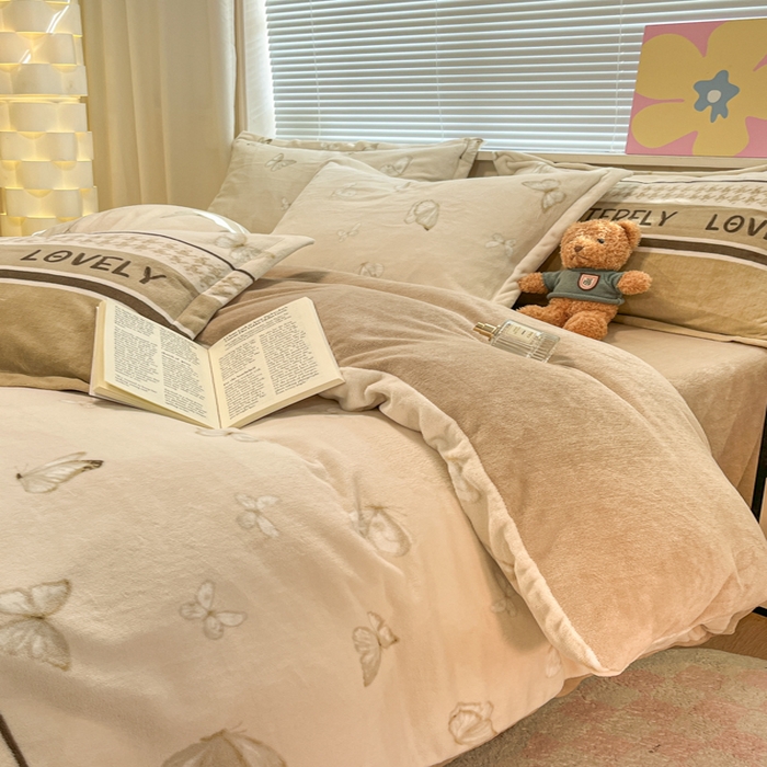 91家纺网 家纺一手货源 找家纺 慕尚家纺 2025新款高克重田园花卉类加厚牛奶绒3.5kg四件套 梦蝶