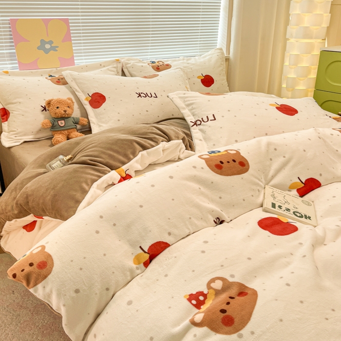 91家纺网 家纺一手货源 找家纺 慕尚家纺 2025新款高克重田园花卉类加厚牛奶绒3.5kg四件套 苹果小熊