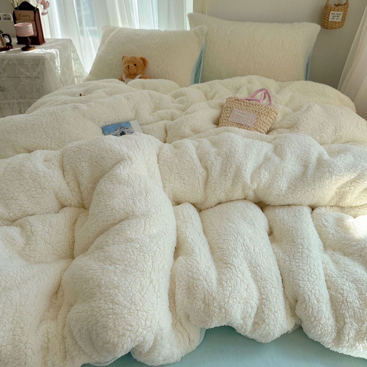 91家纺网 家纺一手货源 找家纺 顾里家纺 2025新款ins韩系糯糯羊羔绒四套件 羊羔白蓝