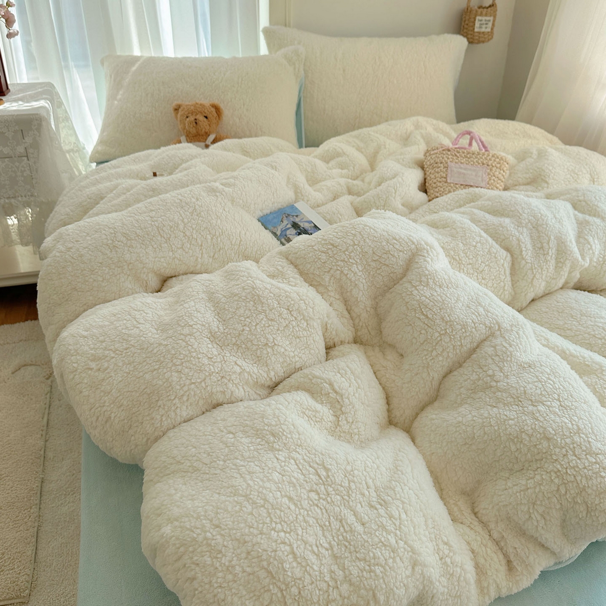 91家纺网 家纺一手货源 找家纺 顾里家纺 2025新款ins韩系糯糯羊羔绒四套件 羊羔白蓝