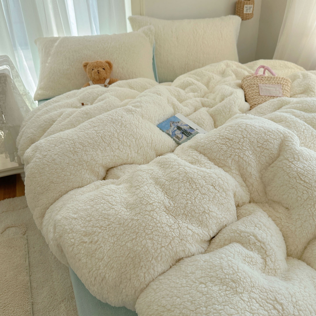 91家纺网 家纺一手货源 找家纺 顾里家纺 2025新款ins韩系糯糯羊羔绒四套件 羊羔白蓝