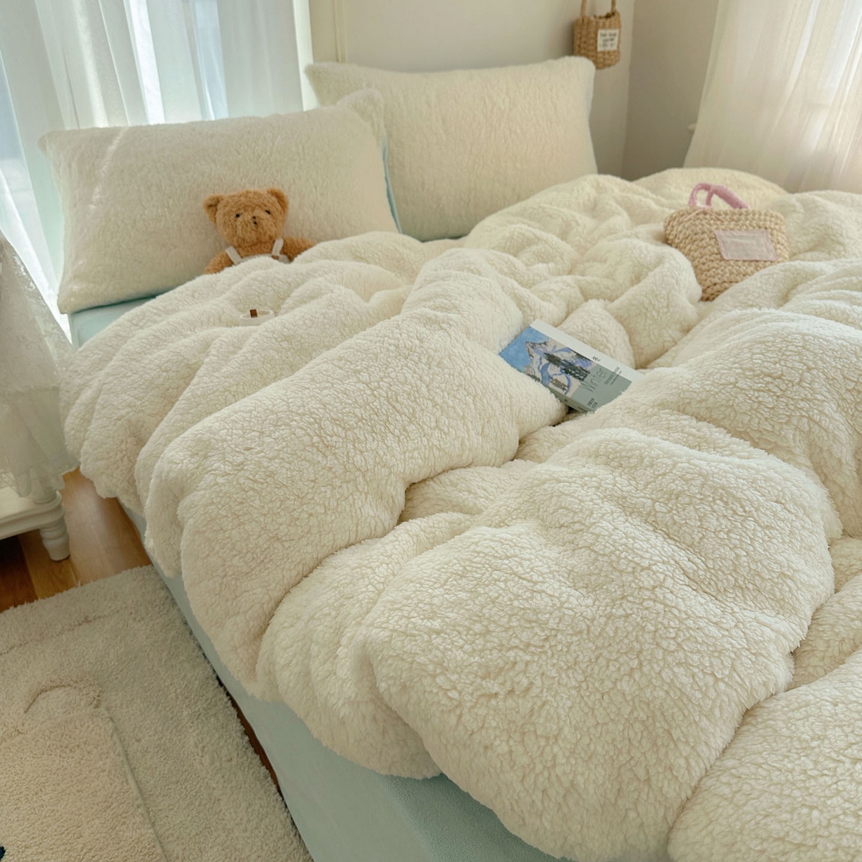 91家纺网 家纺一手货源 找家纺 顾里家纺 2025新款ins韩系糯糯羊羔绒四套件 羊羔白蓝