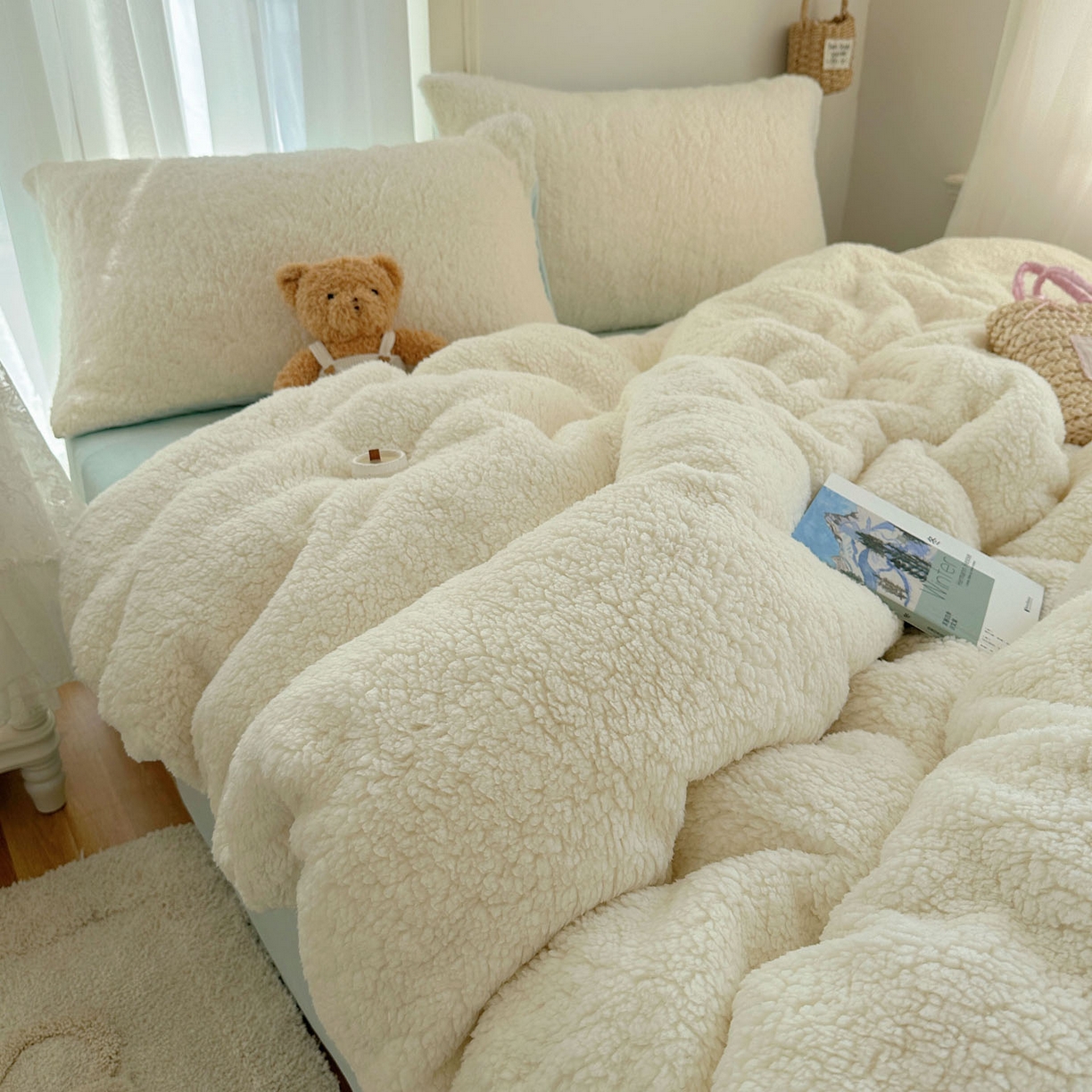 91家纺网 家纺一手货源 找家纺 顾里家纺 2025新款ins韩系糯糯羊羔绒四套件 羊羔白蓝