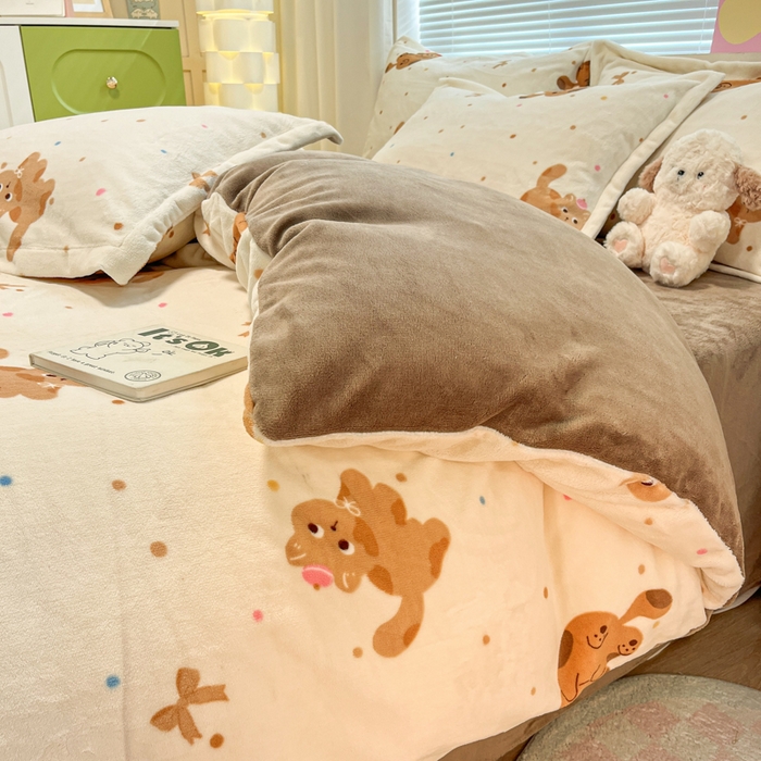 91家纺网 家纺一手货源 找家纺 慕尚家纺 2025新款高克重田园花卉类加厚牛奶绒3.5kg四件套 奇妙猫