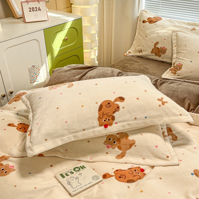 91家纺网 家纺一手货源 找家纺 慕尚家纺 2025新款高克重田园花卉类加厚牛奶绒3.5kg四件套 奇妙猫