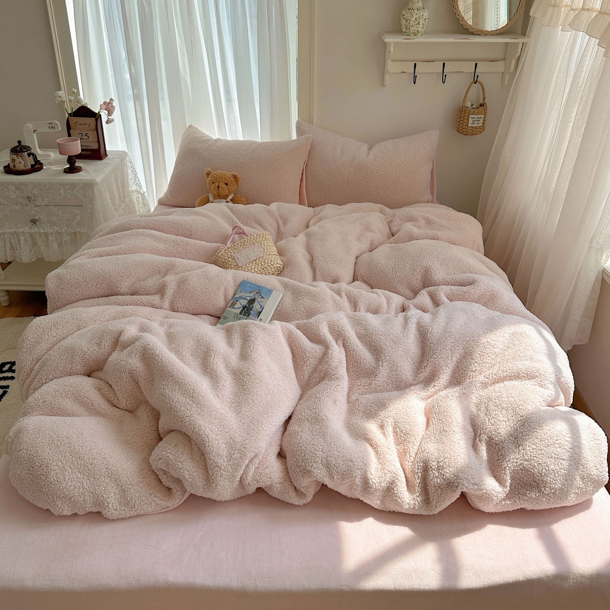 顾里家纺 2025新款ins韩系糯糯羊羔绒四套件 羊羔粉