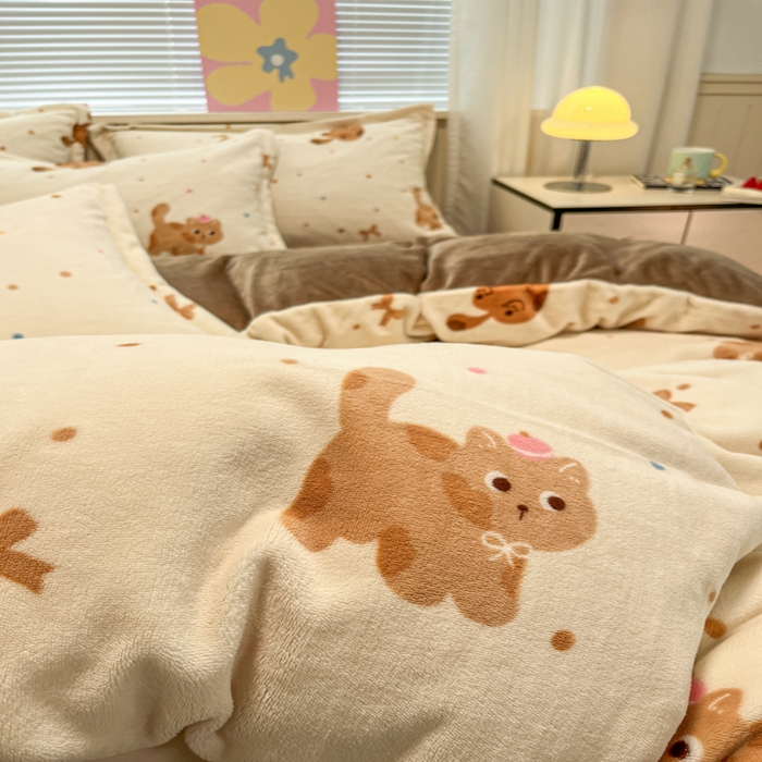 91家纺网 家纺一手货源 找家纺 慕尚家纺 2025新款高克重田园花卉类加厚牛奶绒3.5kg四件套 奇妙猫