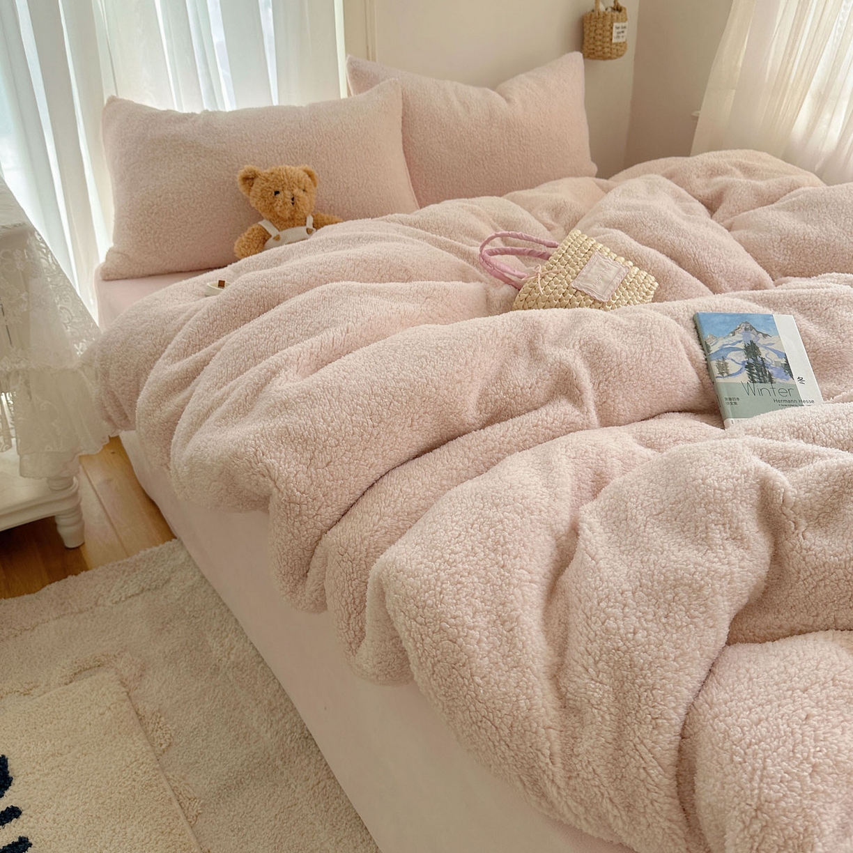 91家纺网 家纺一手货源 找家纺 顾里家纺 2025新款ins韩系糯糯羊羔绒四套件 羊羔粉