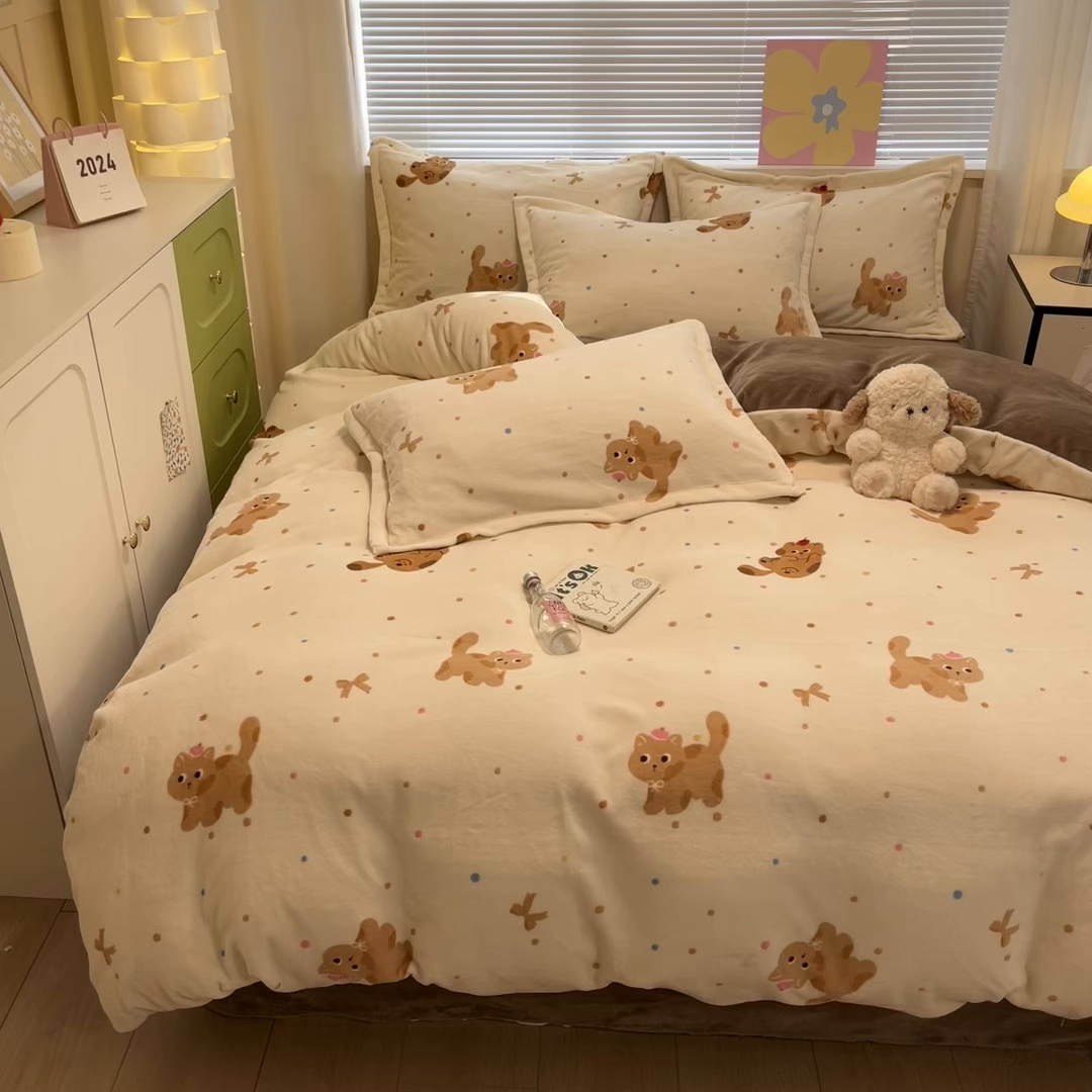 91家纺网 家纺一手货源 找家纺 慕尚家纺 2025新款高克重田园花卉类加厚牛奶绒3.5kg四件套 奇妙猫