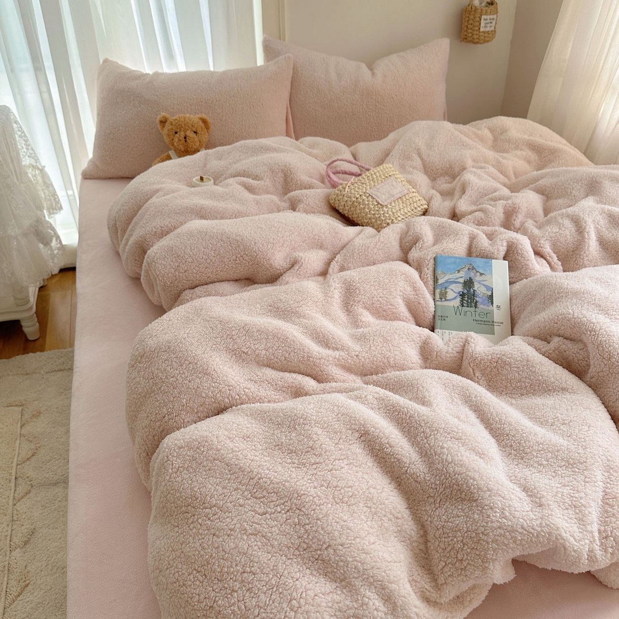 91家纺网 家纺一手货源 找家纺 顾里家纺 2025新款ins韩系糯糯羊羔绒四套件 羊羔粉