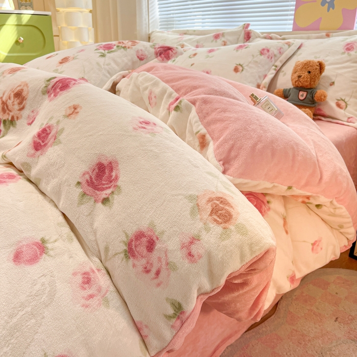 91家纺网 家纺一手货源 找家纺 慕尚家纺 2025新款高克重田园花卉类加厚牛奶绒3.5kg四件套 甜美冬日