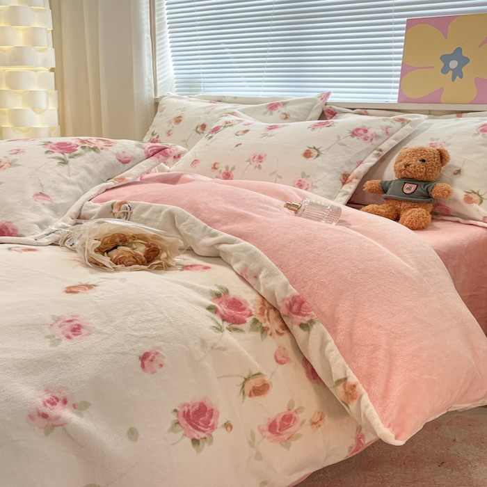 91家纺网 家纺一手货源 找家纺 慕尚家纺 2025新款高克重田园花卉类加厚牛奶绒3.5kg四件套 甜美冬日