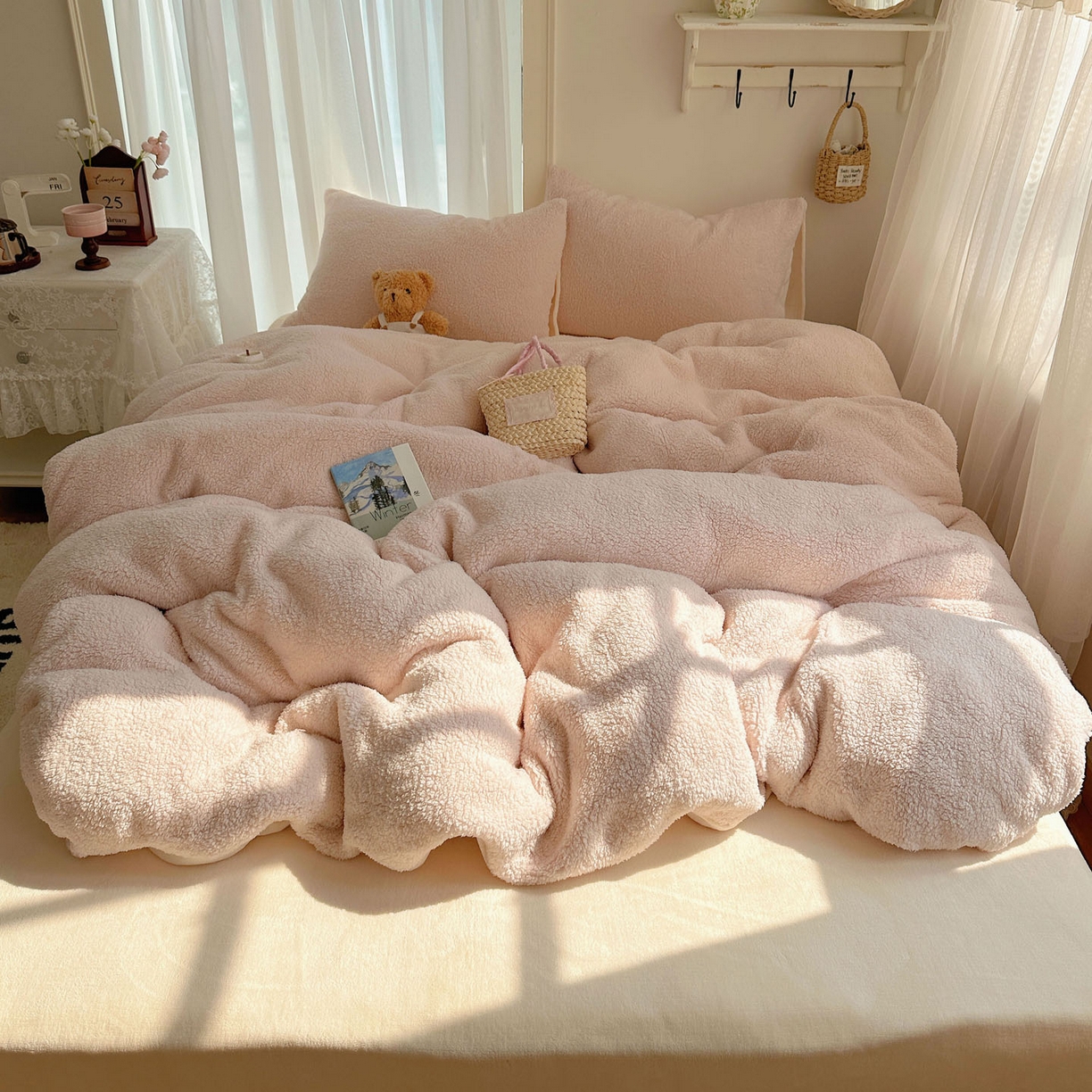 顾里家纺 2025新款ins韩系糯糯羊羔绒四套件 羊羔粉黄