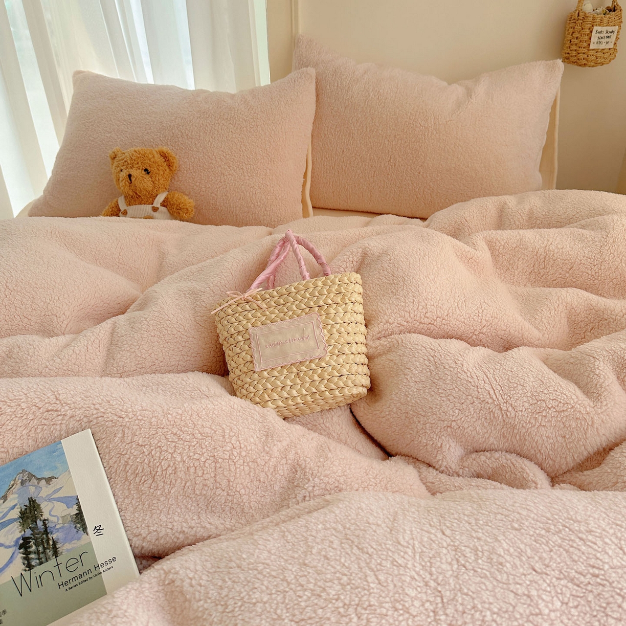 91家纺网 家纺一手货源 找家纺 顾里家纺 2025新款ins韩系糯糯羊羔绒四套件 羊羔粉黄