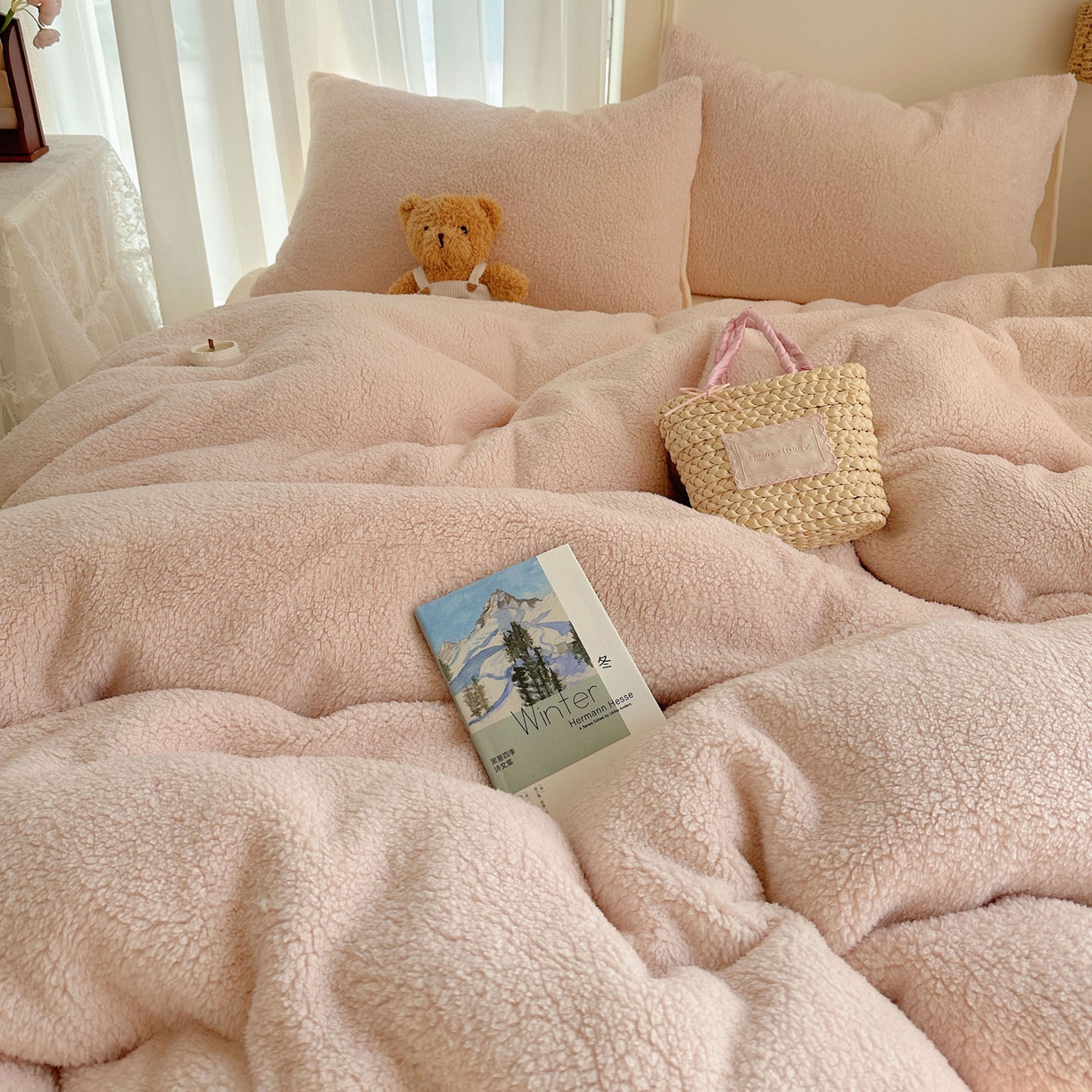 91家纺网 家纺一手货源 找家纺 顾里家纺 2025新款ins韩系糯糯羊羔绒四套件 羊羔粉黄