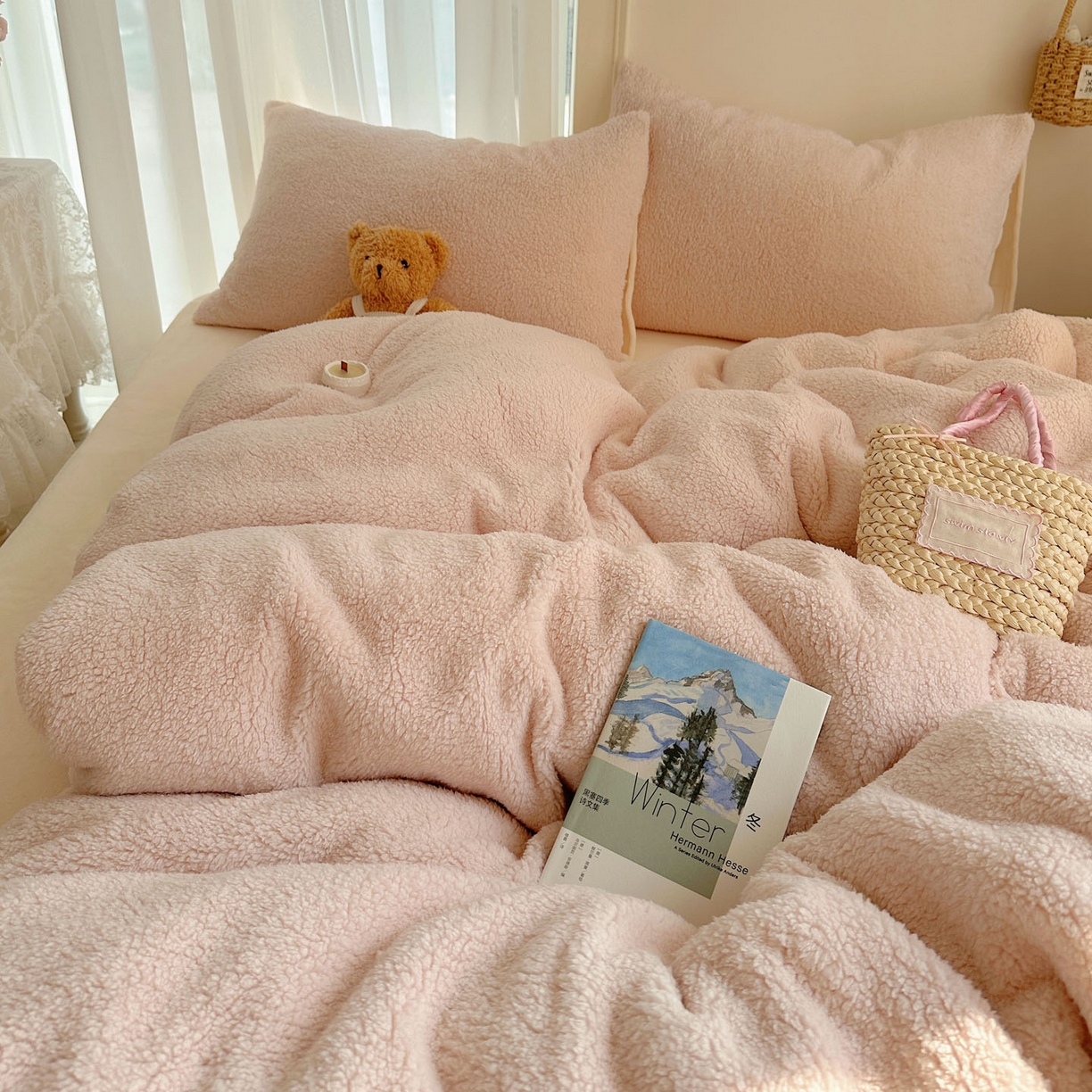 91家纺网 家纺一手货源 找家纺 顾里家纺 2025新款ins韩系糯糯羊羔绒四套件 羊羔粉黄