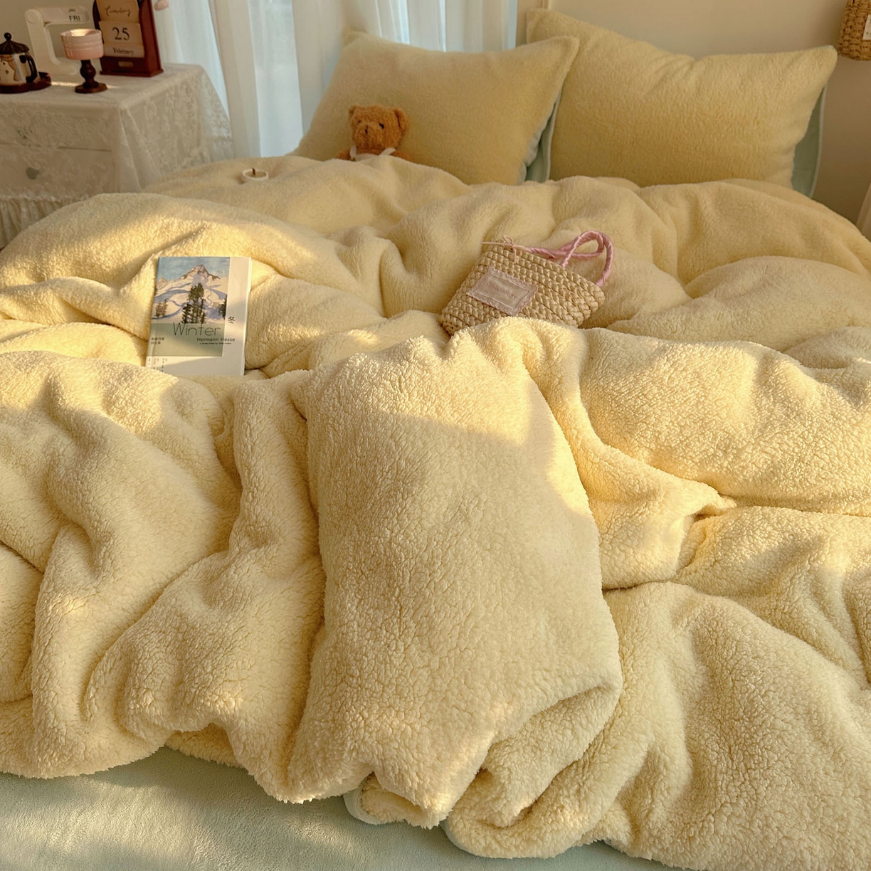 91家纺网 家纺一手货源 找家纺 顾里家纺 2025新款ins韩系糯糯羊羔绒四套件 羊羔黄蓝