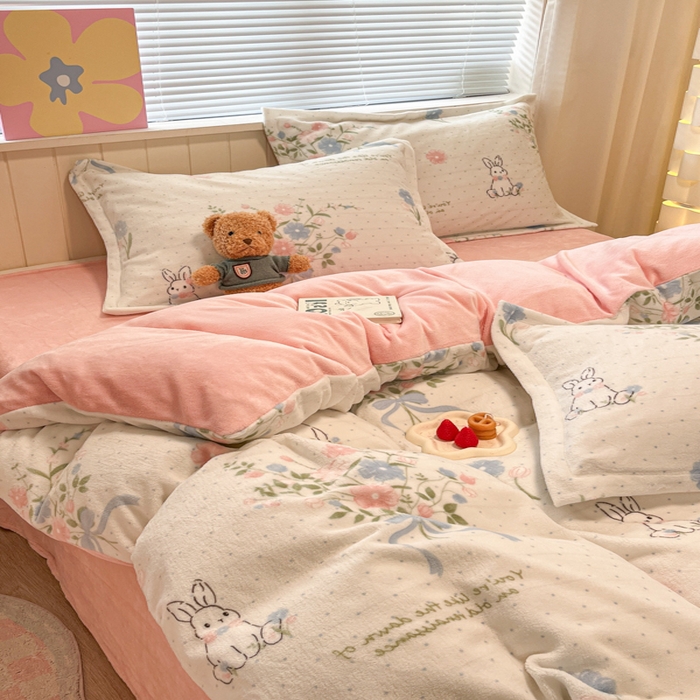 91家纺网 家纺一手货源 找家纺 慕尚家纺 2025新款高克重田园花卉类加厚牛奶绒3.5kg四件套 鲜花小兔