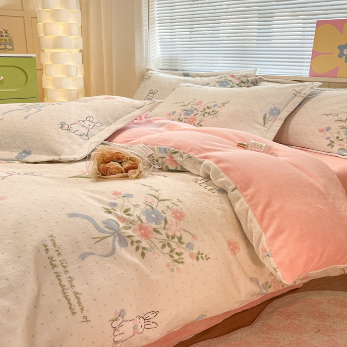 91家纺网 家纺一手货源 找家纺 慕尚家纺 2025新款高克重田园花卉类加厚牛奶绒3.5kg四件套 鲜花小兔