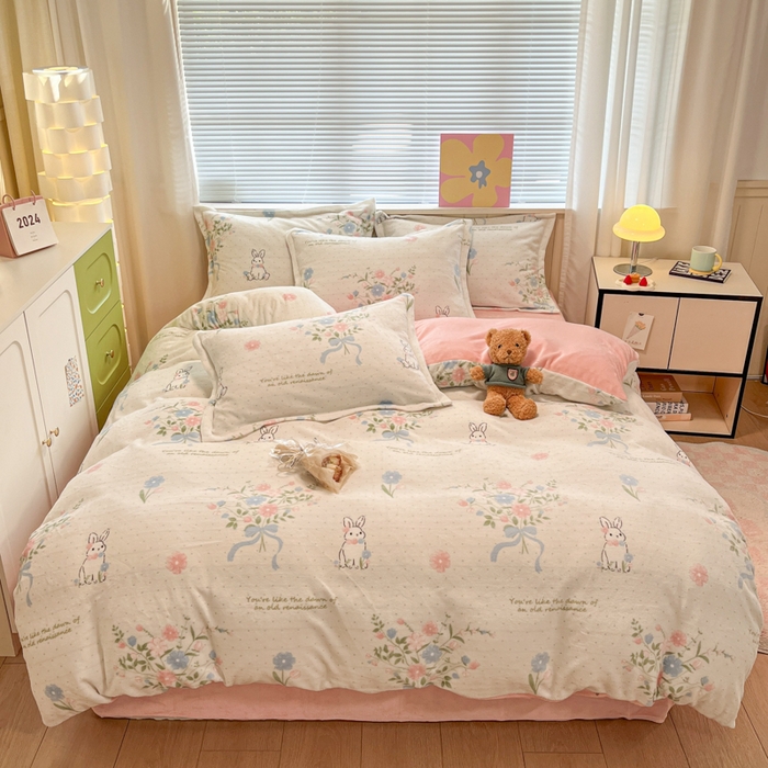 91家纺网 家纺一手货源 找家纺 慕尚家纺 2025新款高克重田园花卉类加厚牛奶绒3.5kg四件套 鲜花小兔