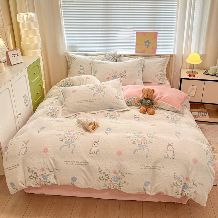 91家纺网 家纺一手货源 找家纺 慕尚家纺 2025新款高克重田园花卉类加厚牛奶绒3.5kg四件套 鲜花小兔