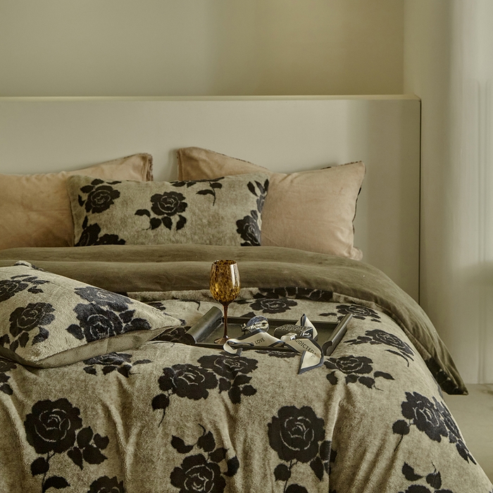 91家纺网 家纺一手货源 找家纺 缘生活 2025新款仿兔毛绒印花四件套 仿兔毛绒 玫瑰-墨绿