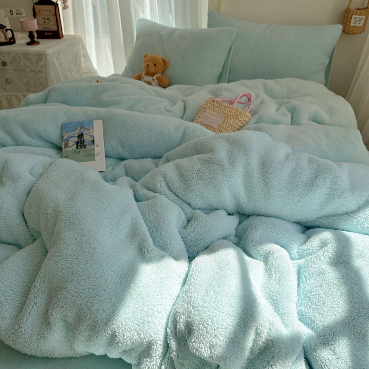 91家纺网 家纺一手货源 找家纺 顾里家纺 2025新款ins韩系糯糯羊羔绒四套件 羊羔蓝