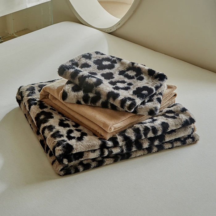 91家纺网 家纺一手货源 找家纺 缘生活 2025新款仿兔毛绒印花四件套 仿兔毛绒 豹纹-灰色