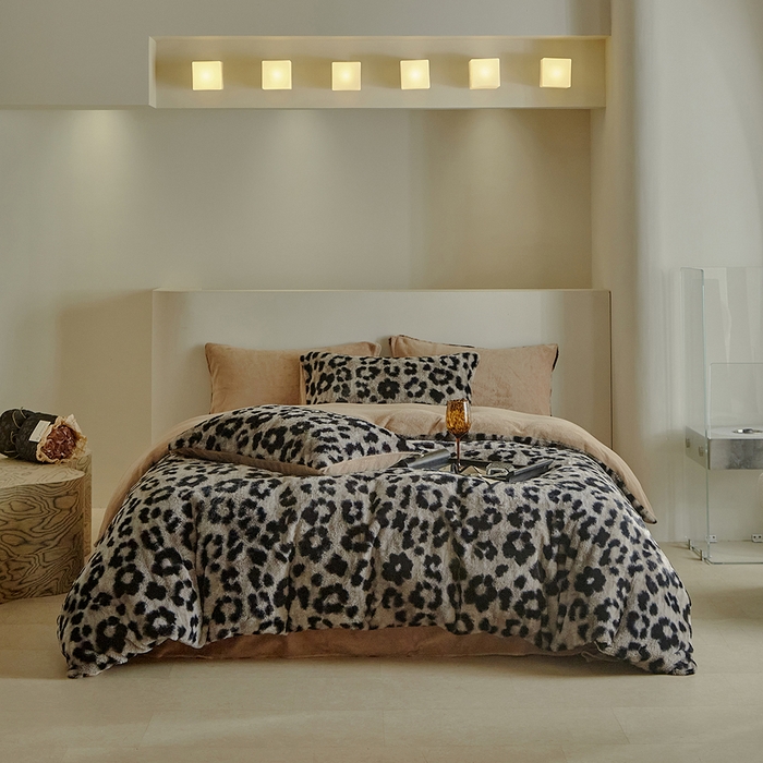 91家纺网 家纺一手货源 找家纺 缘生活 2025新款仿兔毛绒印花四件套 仿兔毛绒 豹纹-灰色