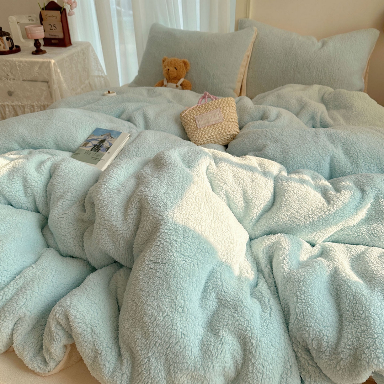 91家纺网 家纺一手货源 找家纺 顾里家纺 2025新款ins韩系糯糯羊羔绒四套件 羊羔蓝黄