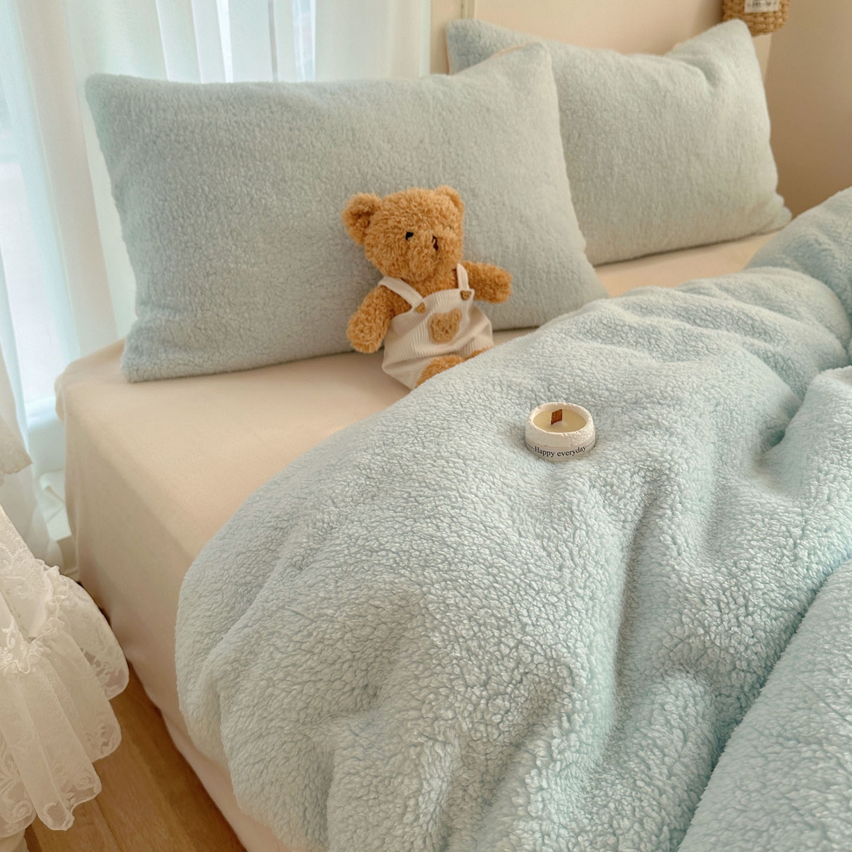 91家纺网 家纺一手货源 找家纺 顾里家纺 2025新款ins韩系糯糯羊羔绒四套件 羊羔蓝黄