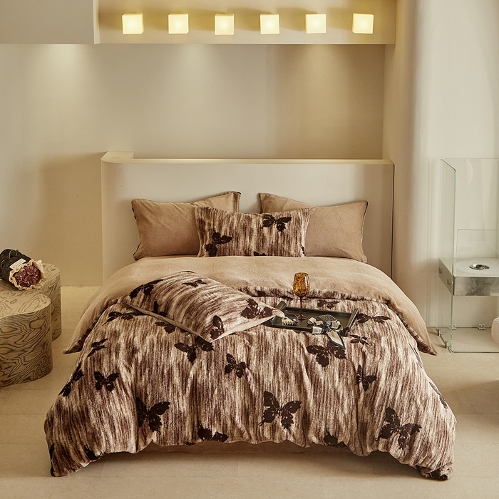 91家纺网 家纺一手货源 找家纺 缘生活 2025新款仿兔毛绒印花四件套 仿兔毛绒 蝴蝶-卡其