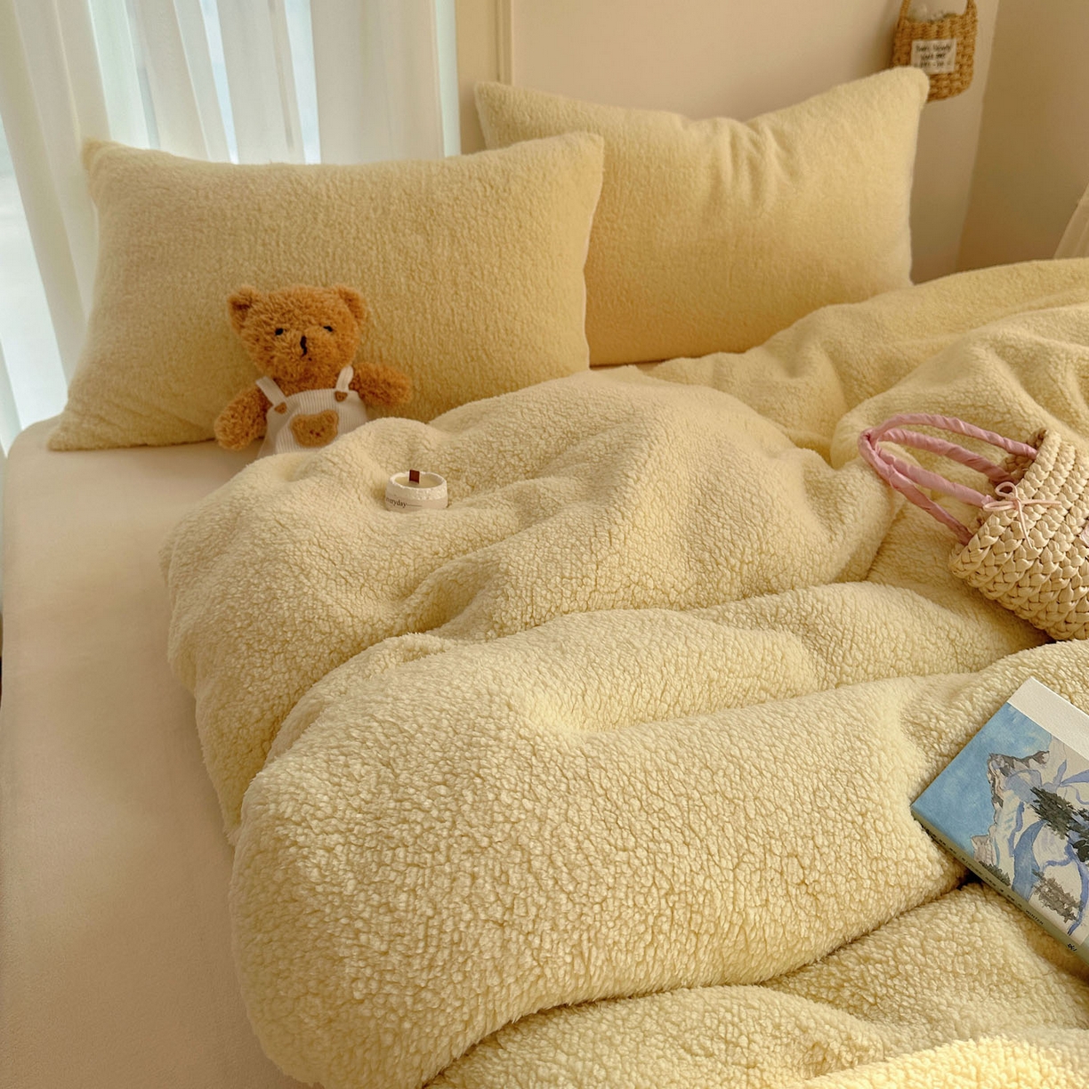 91家纺网 家纺一手货源 找家纺 顾里家纺 2025新款ins韩系糯糯羊羔绒四套件 羊羔奶黄