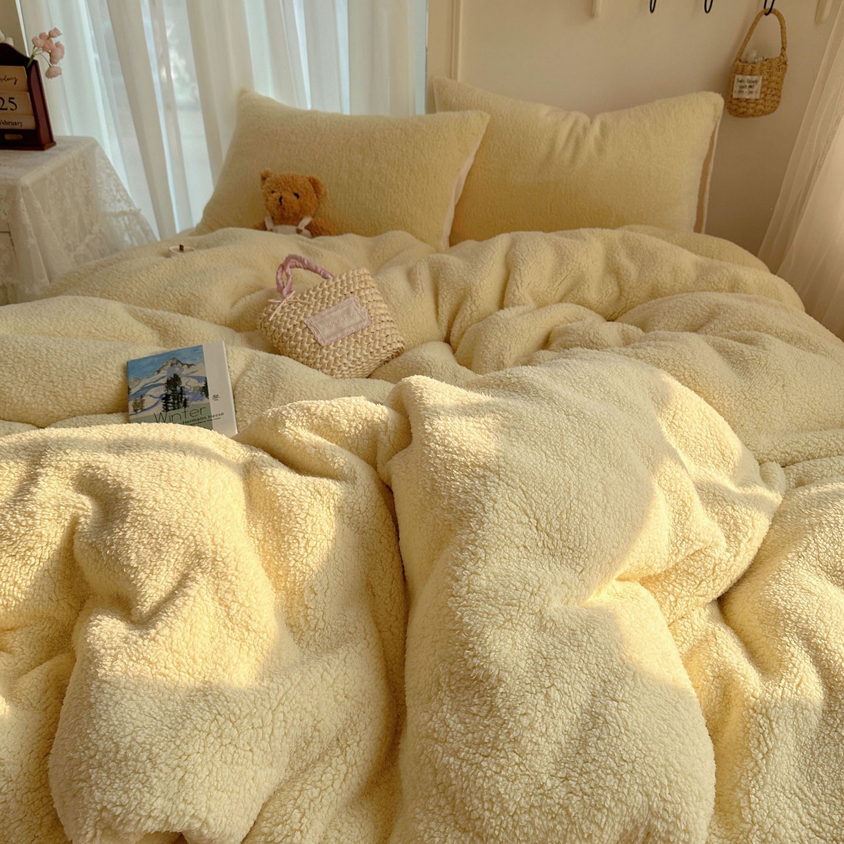 91家纺网 家纺一手货源 找家纺 顾里家纺 2025新款ins韩系糯糯羊羔绒四套件 羊羔奶黄