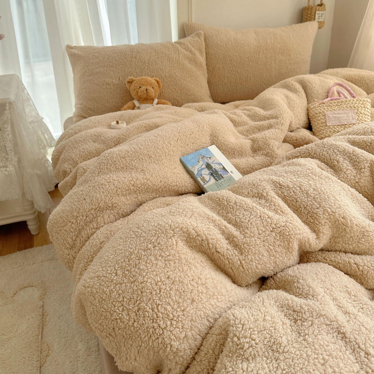 91家纺网 家纺一手货源 找家纺 顾里家纺 2025新款ins韩系糯糯羊羔绒四套件 羊羔暖咖