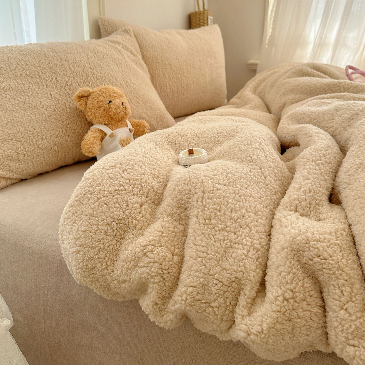 91家纺网 家纺一手货源 找家纺 顾里家纺 2025新款ins韩系糯糯羊羔绒四套件 羊羔暖咖