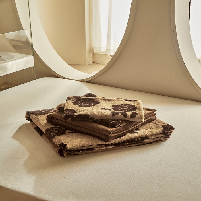 91家纺网 家纺一手货源 找家纺 缘生活 2025新款仿兔毛绒印花四件套 仿兔毛绒 玫瑰-卡其