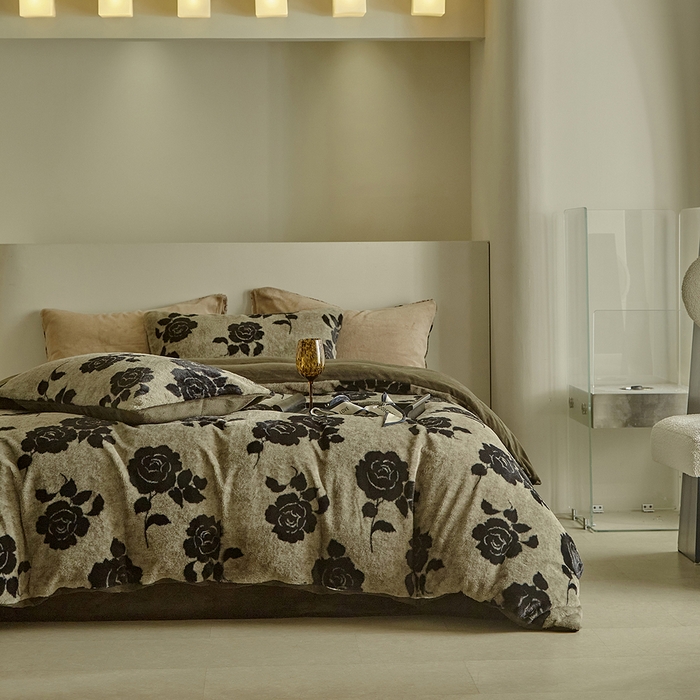 91家纺网 家纺一手货源 找家纺 缘生活 2025新款仿兔毛绒印花四件套 仿兔毛绒 玫瑰-墨绿