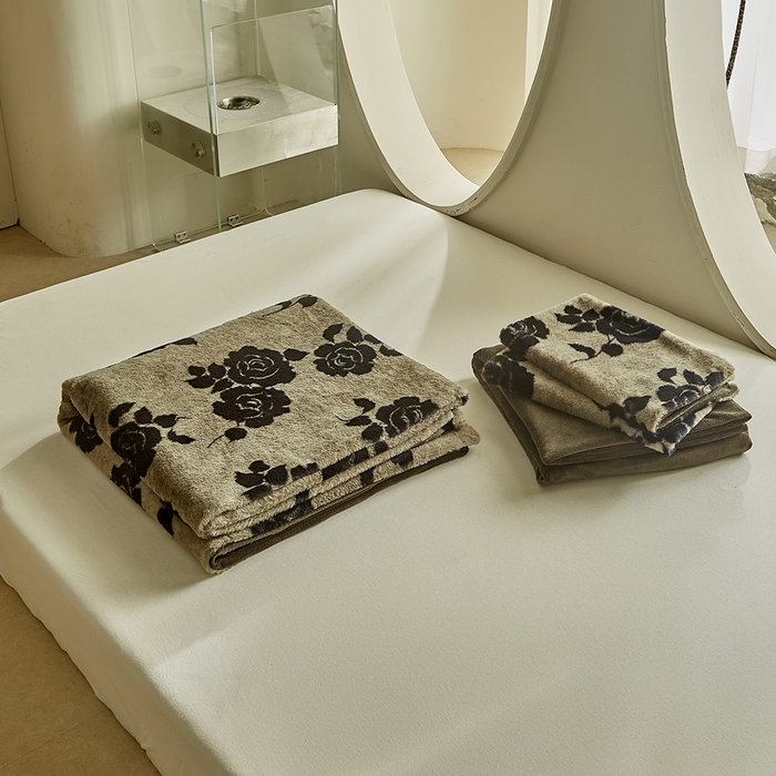 91家纺网 家纺一手货源 找家纺 缘生活 2025新款仿兔毛绒印花四件套 仿兔毛绒 玫瑰-墨绿